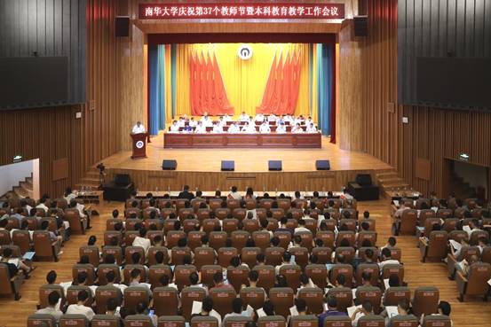 B87BBE5E6EC2D9F61968FD2A6185334C