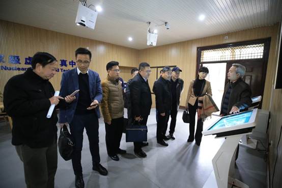 说明: A13V0335考察2.jpg